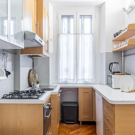 Apartment Joivy Charming Flat Near Duomo Di Milan