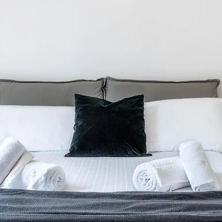 Joivy Charming Flat Near Duomo Di Apartment *